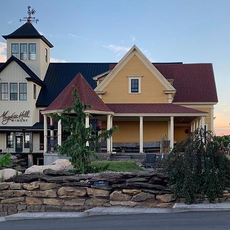 Magnetic Hill Winery Hotel Moncton Ngoại thất bức ảnh