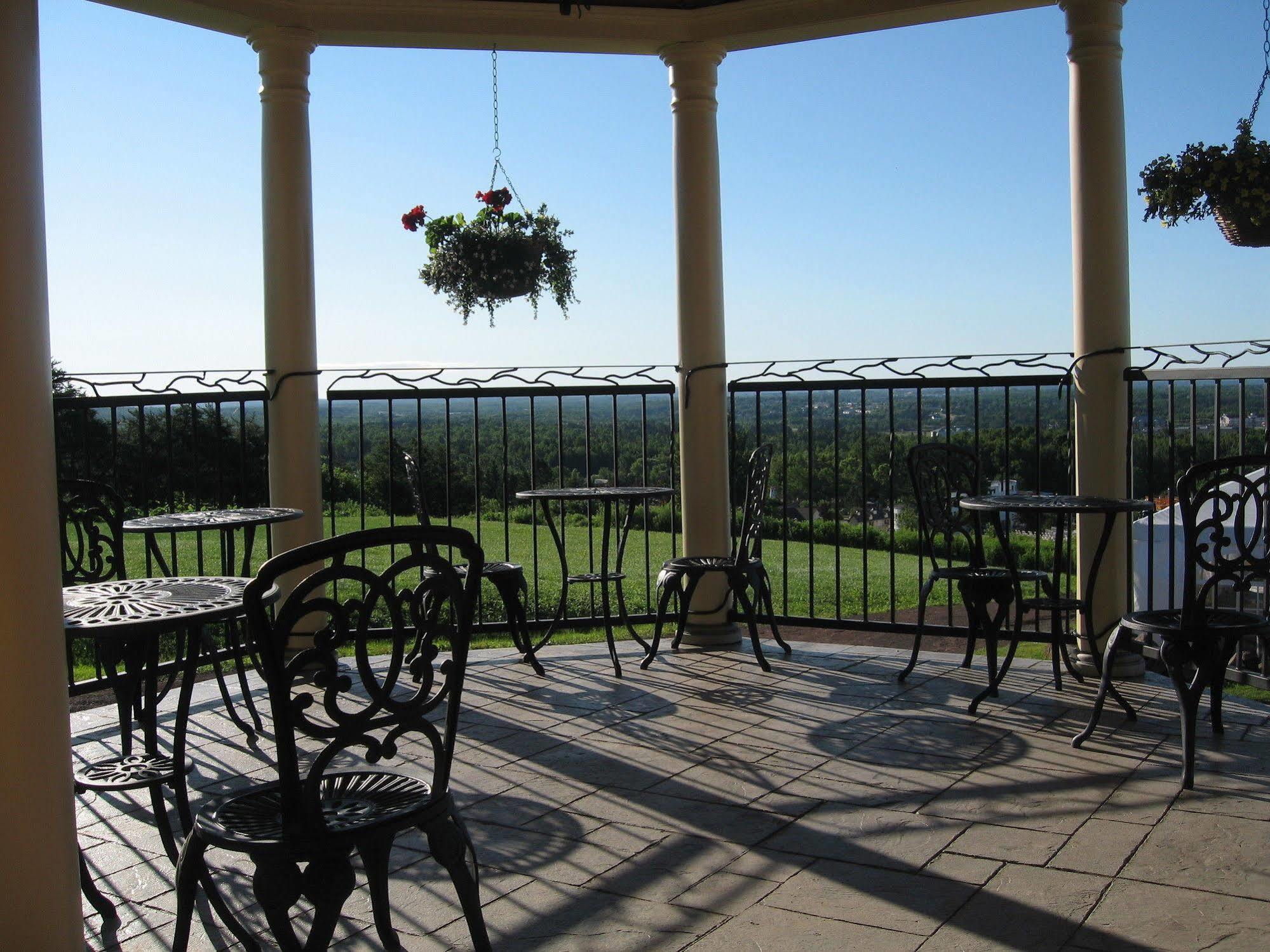 Magnetic Hill Winery Hotel Moncton Ngoại thất bức ảnh